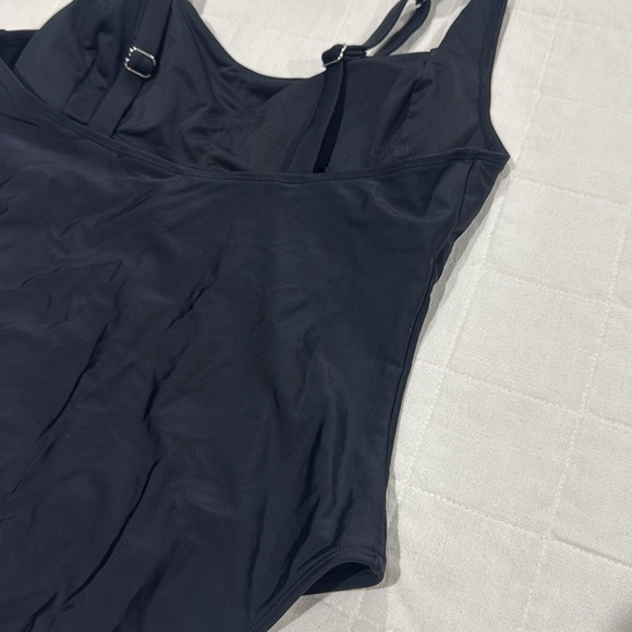 Cupshe Black Swimsuit - Picture 10 of 13